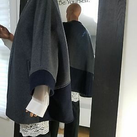 Bcbg Max Azria wool poncho - Picture 8 of 8